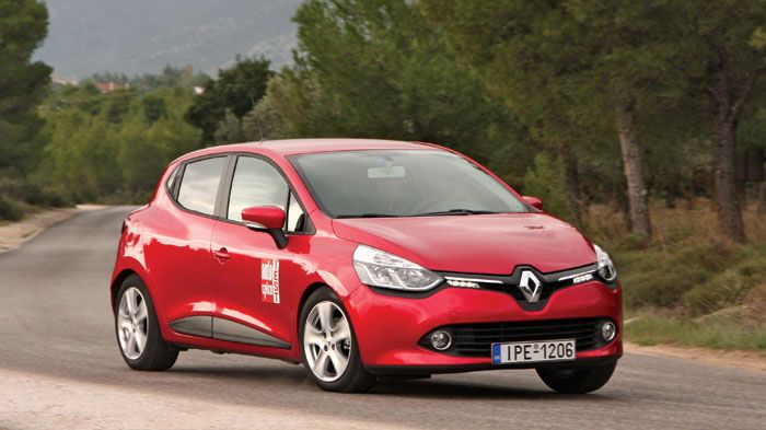 Δυναμικό σε εμφάνιση είναι το Renault Clio το οποίο παραπέμπει σε coupe όχημα.